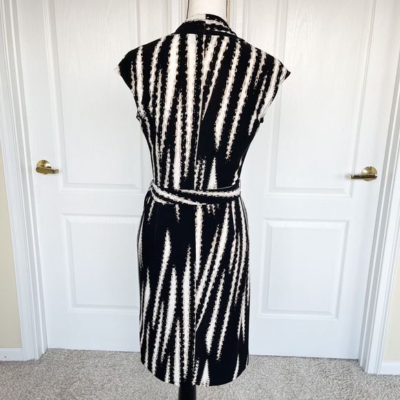 Dana Buchman Size XS Black Tan Beige Slashed Design Blouse Belted Dress - Picture 8 of 9